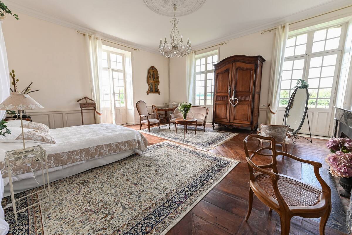 Suite de luna de miel | Tabla de planchar con plancha, wifi gratis y ropa de cama