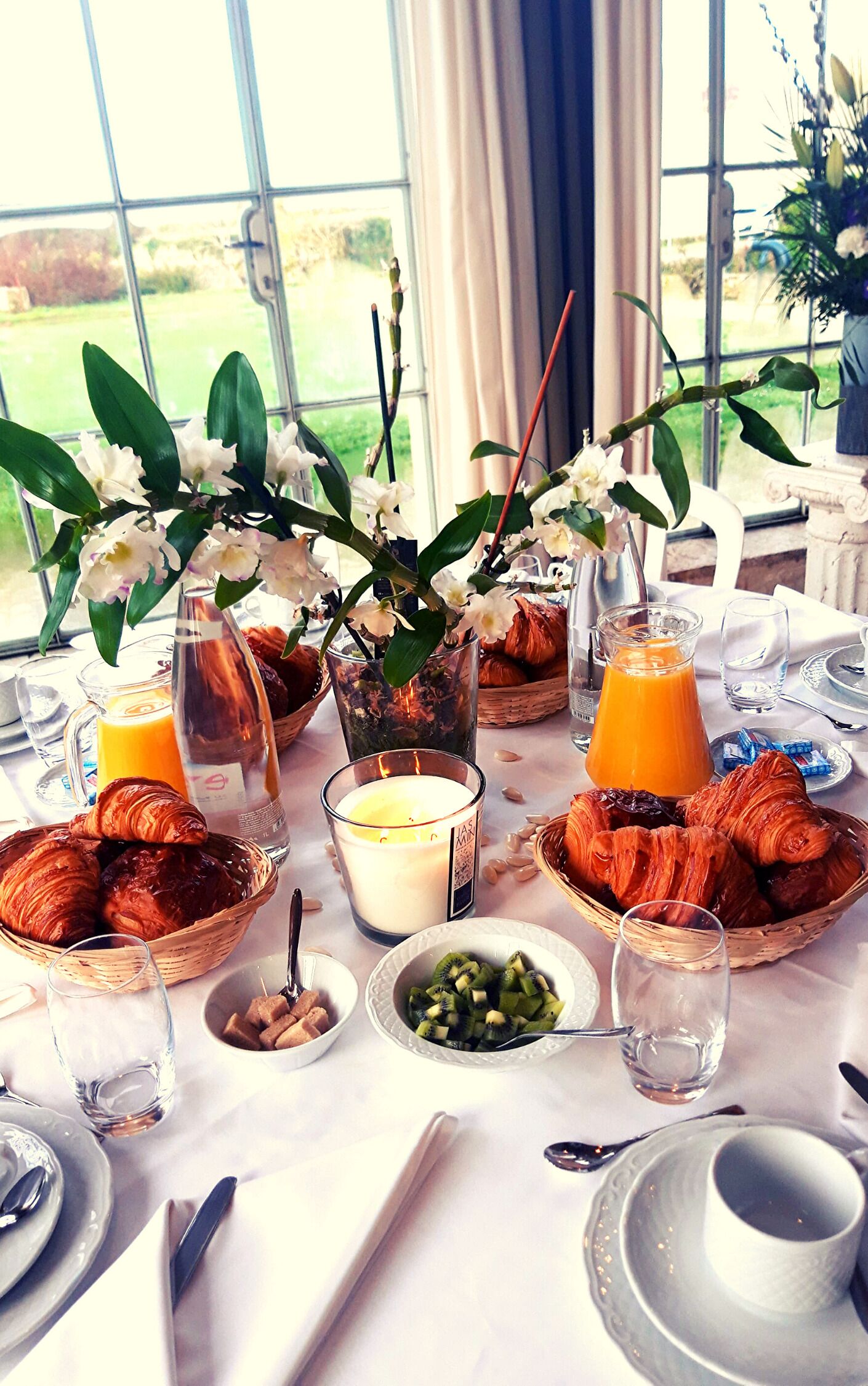 daily buffet breakfast (eur 10.00 per person)