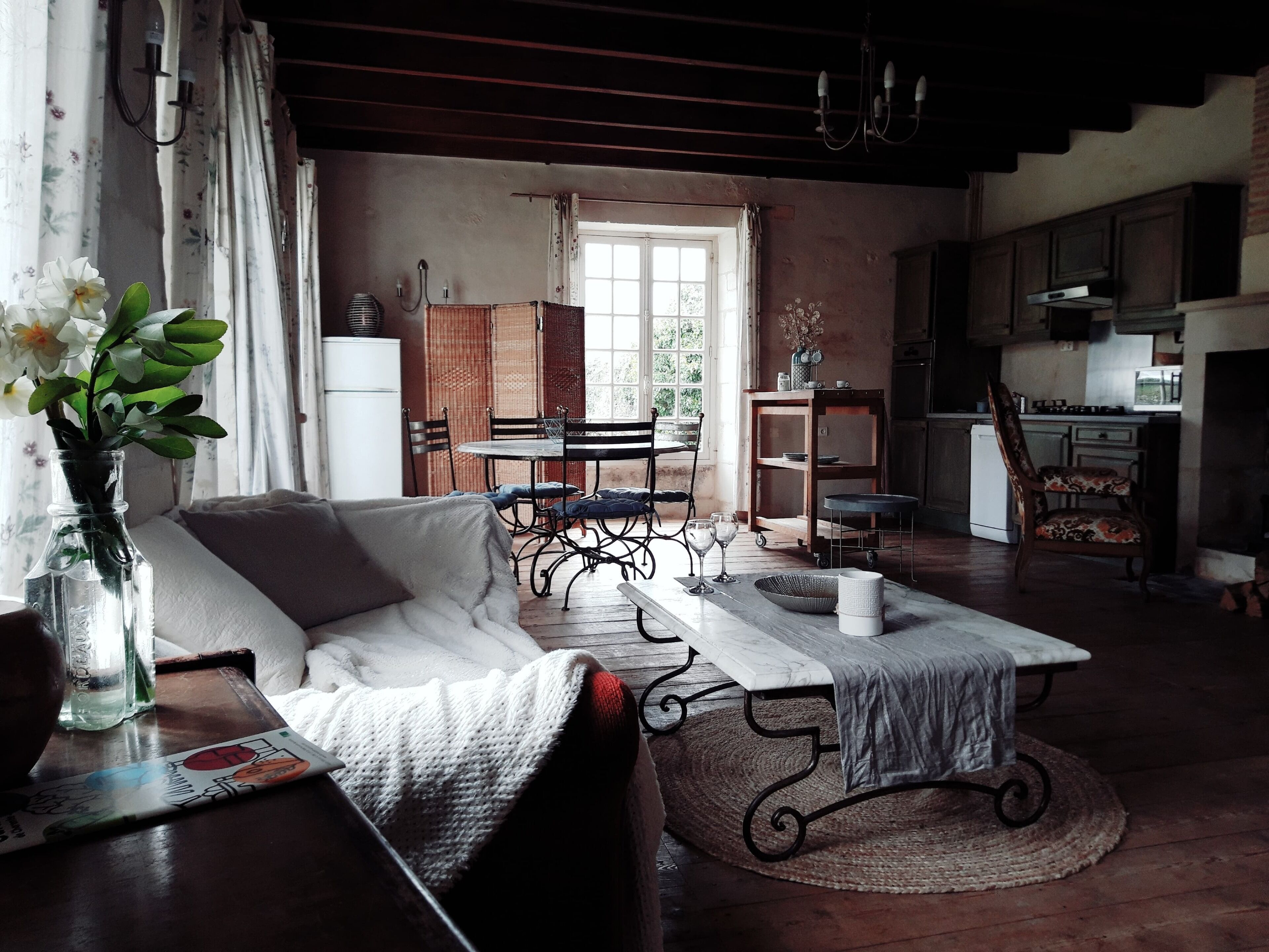house (le vivier) | living room | flat-screen tv, toys