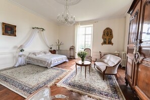 Suite de luna de miel | Tabla de planchar con plancha, wifi gratis y ropa de cama