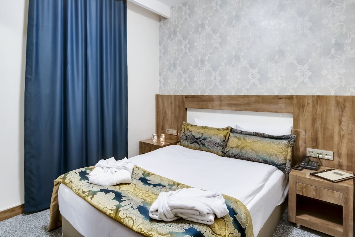 Minibar, in-room safe, desk, free WiFi