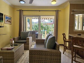 Apartment, 1 Bedroom | Egyptian cotton sheets, premium bedding, Select Comfort beds, minibar