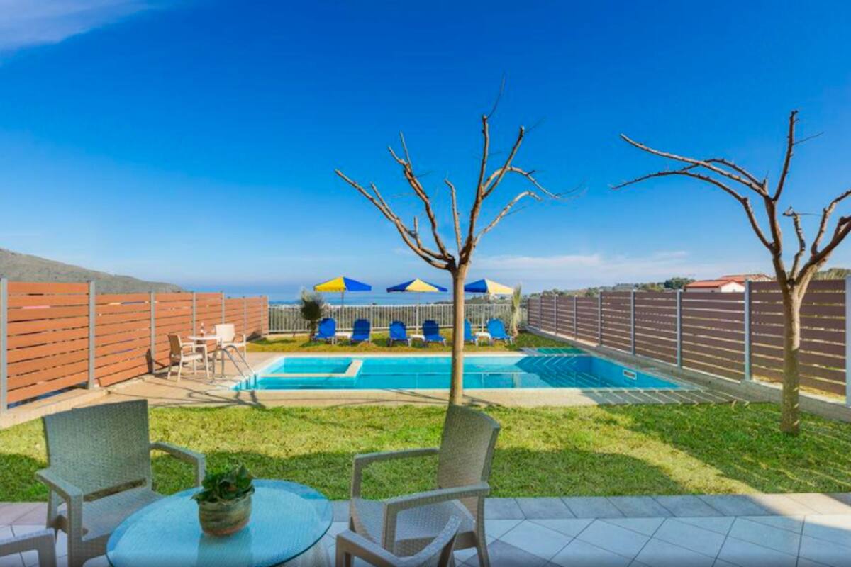 Villa (Sunlight 2) | Iron/ironing board, cribs (free), WiFi (free), bed sheets