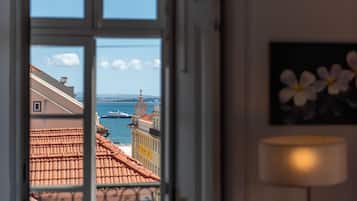 Apartment, 3 Bedrooms | Water view