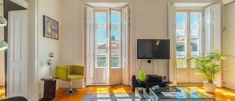 Apartment, 3 Bedrooms | Living room