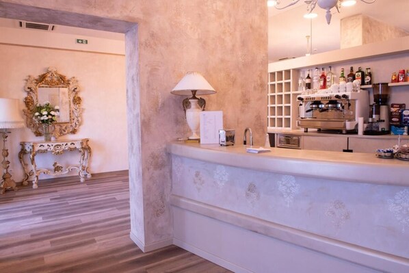 Bar (on property) - Hotel Della Rosa (Ancona)