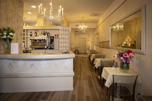 Bar (en el alojamiento)