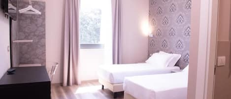 Minibar, lits bébé (gratuits), Wi-Fi gratuit, draps fournis