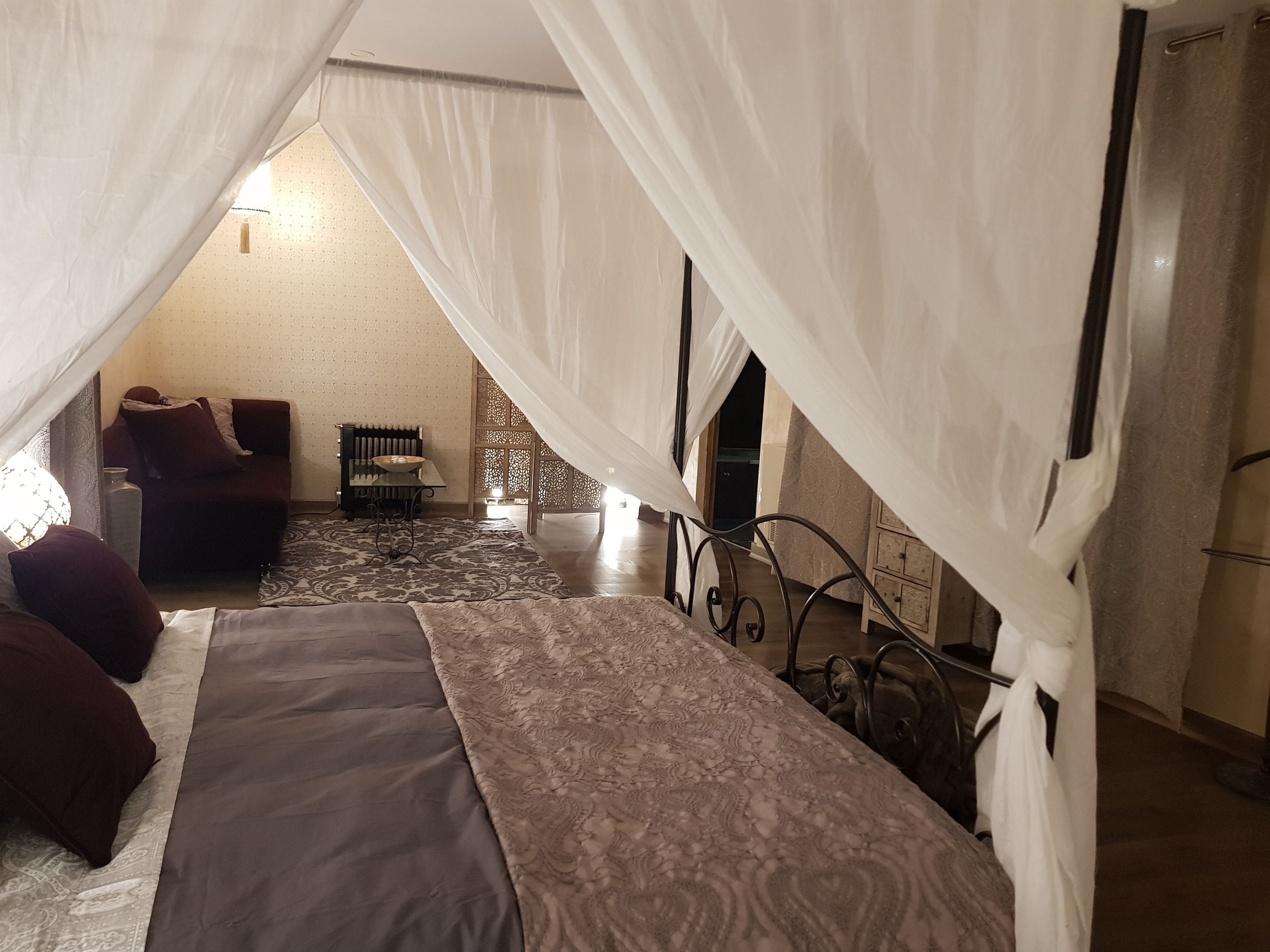 royal double room (azahar) | free minibar, individually decorated, individually furnished, desk