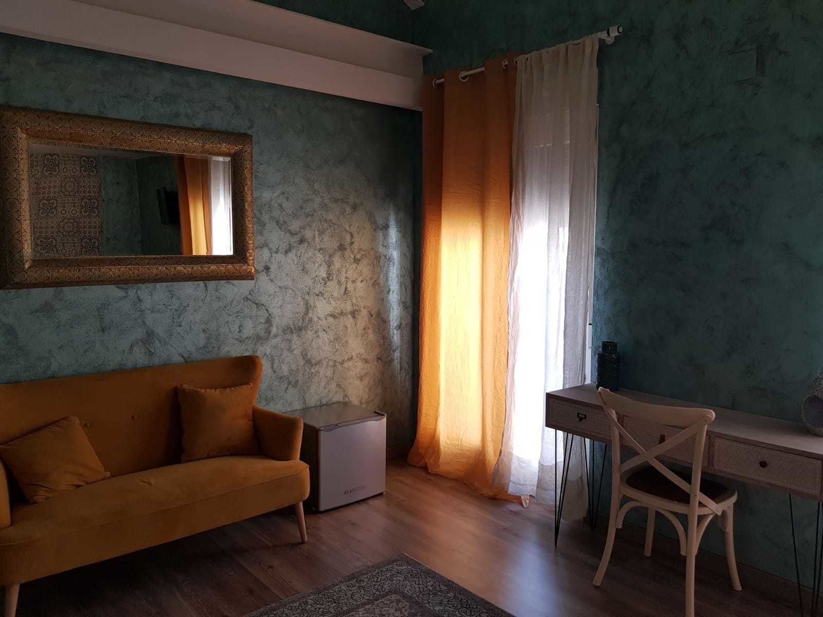 deluxe double room (alheli) | free minibar, individually decorated, individually furnished, desk