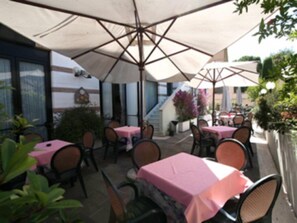 Outdoor dining - Hotel City Ancona (Ancona)