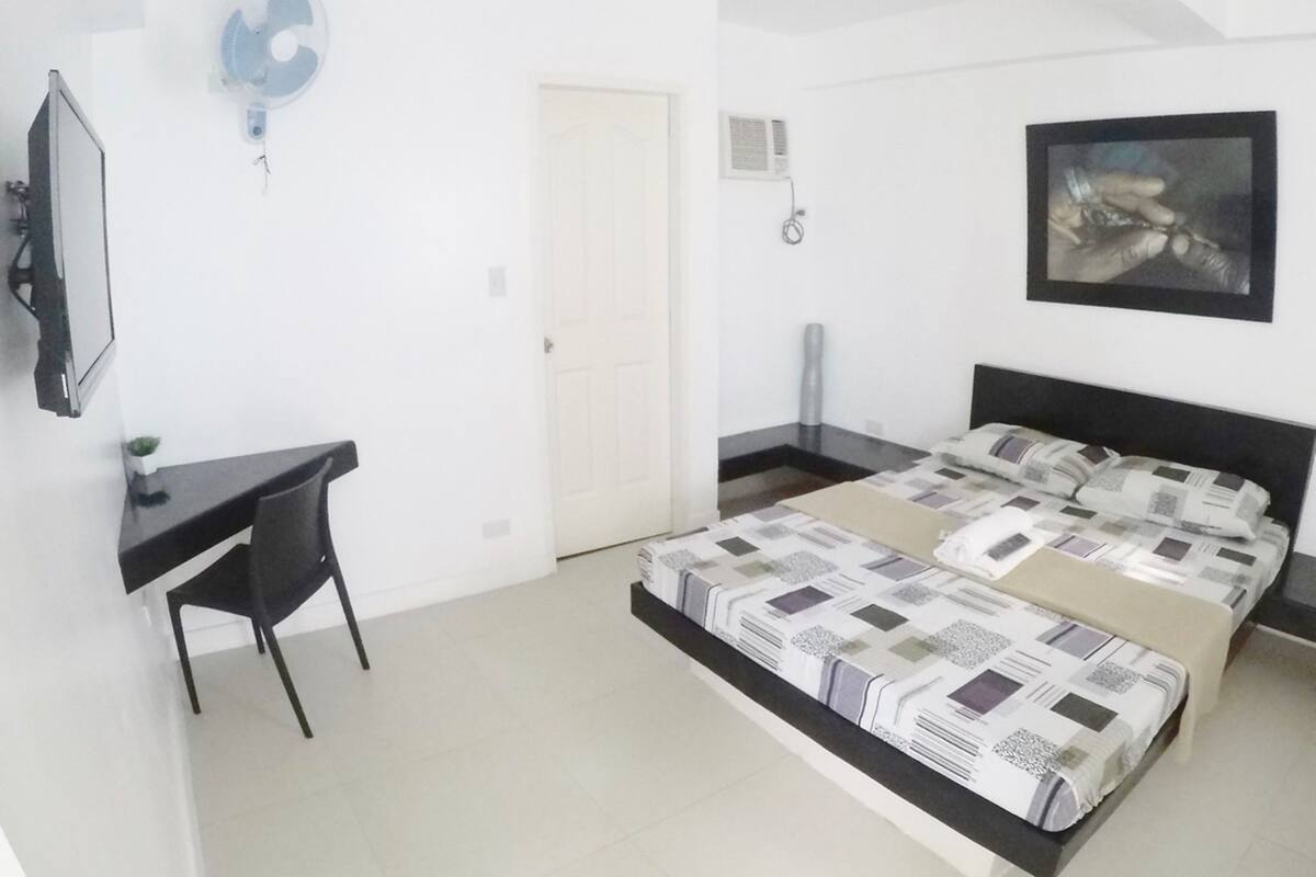 Desk, iron/ironing board, free WiFi, bed sheets