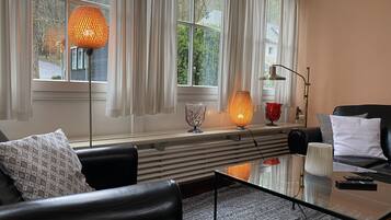 Apartment, 2 Bedrooms, Kitchen (4 Pers) | Living area | Flat-screen TV