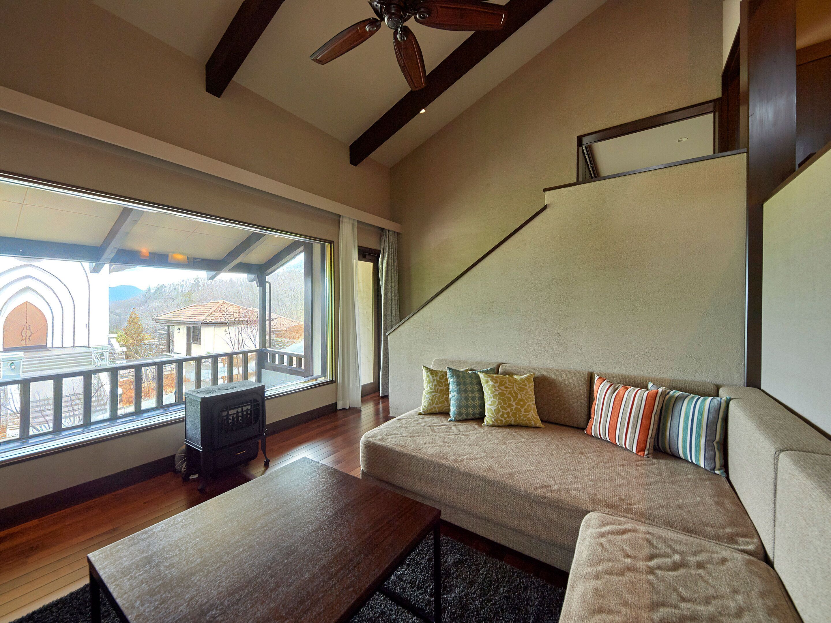 premium villa, 2 queen beds and 1 exra bed, non smoking | minibar, in-room safe, desk, free wifi