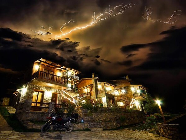 Front of property - Efharis Filoxenon (Sikyona)