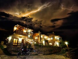 Fachada da propriedade