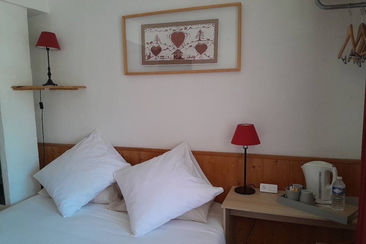 Double Room | Blackout curtains, free cots/infant beds, rollaway beds, free WiFi