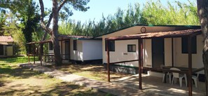 Asuntovaunu, 2 makuuhuonetta, keittotila | 1 makuuhuone, tallelokero huoneessa