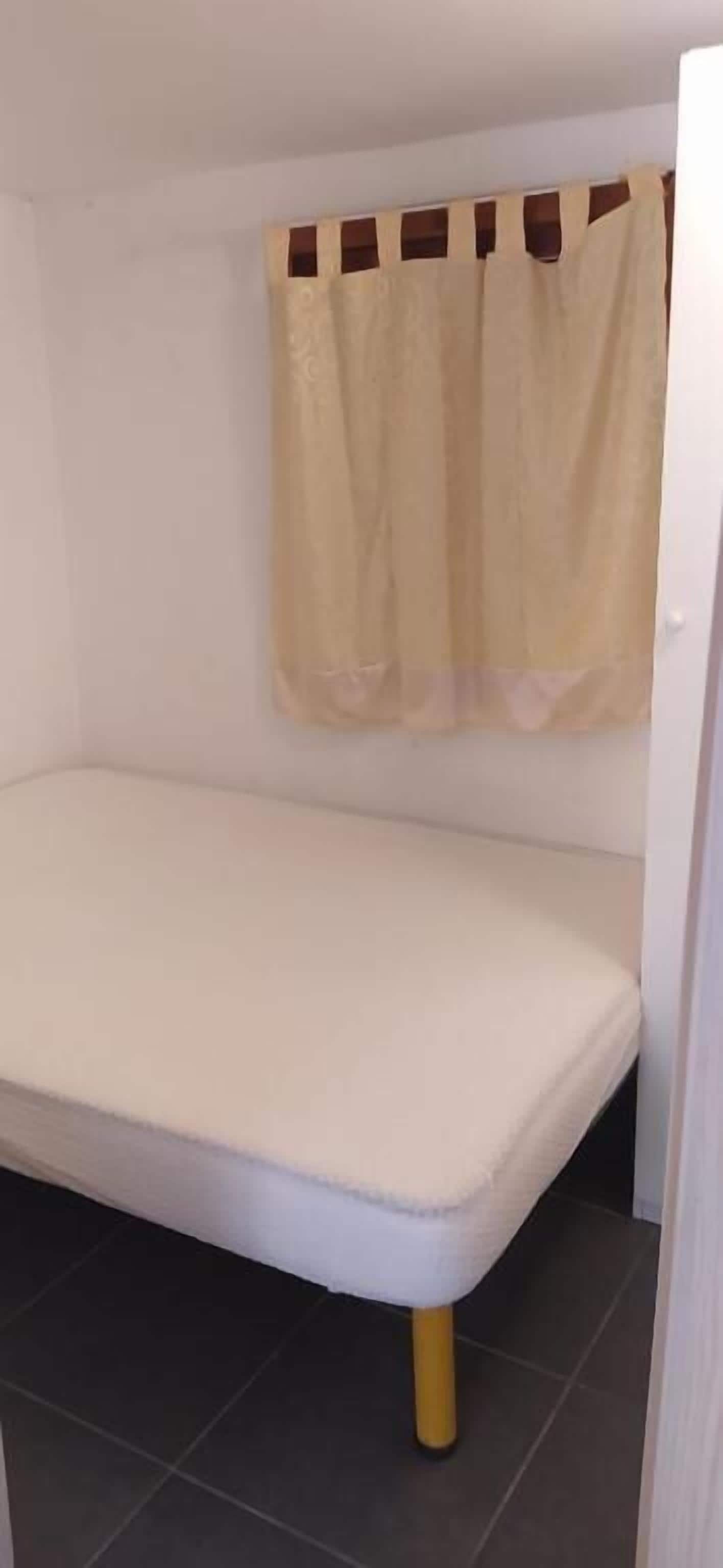 Bungalow, 2 Bedrooms, Kitchenette | 1 bedroom, in-room safe