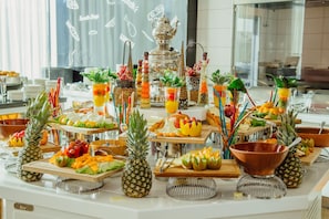 Breakfast, lunch and dinner served - JRW Welmond Hotel & Casino Batumi (Batumi)