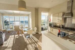 Panoramic Apartment, 1 Double Bed with Sofa bed, Sea View, Beachfront (Apartment 7) | 15 bedrooms, premium bedding, individually decorated - Astor House (Torquay)