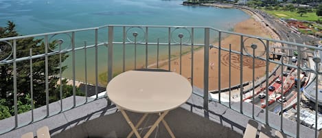 Departamento superior, balcón, vista al mar (Apartment 1) | Vista desde la habitación