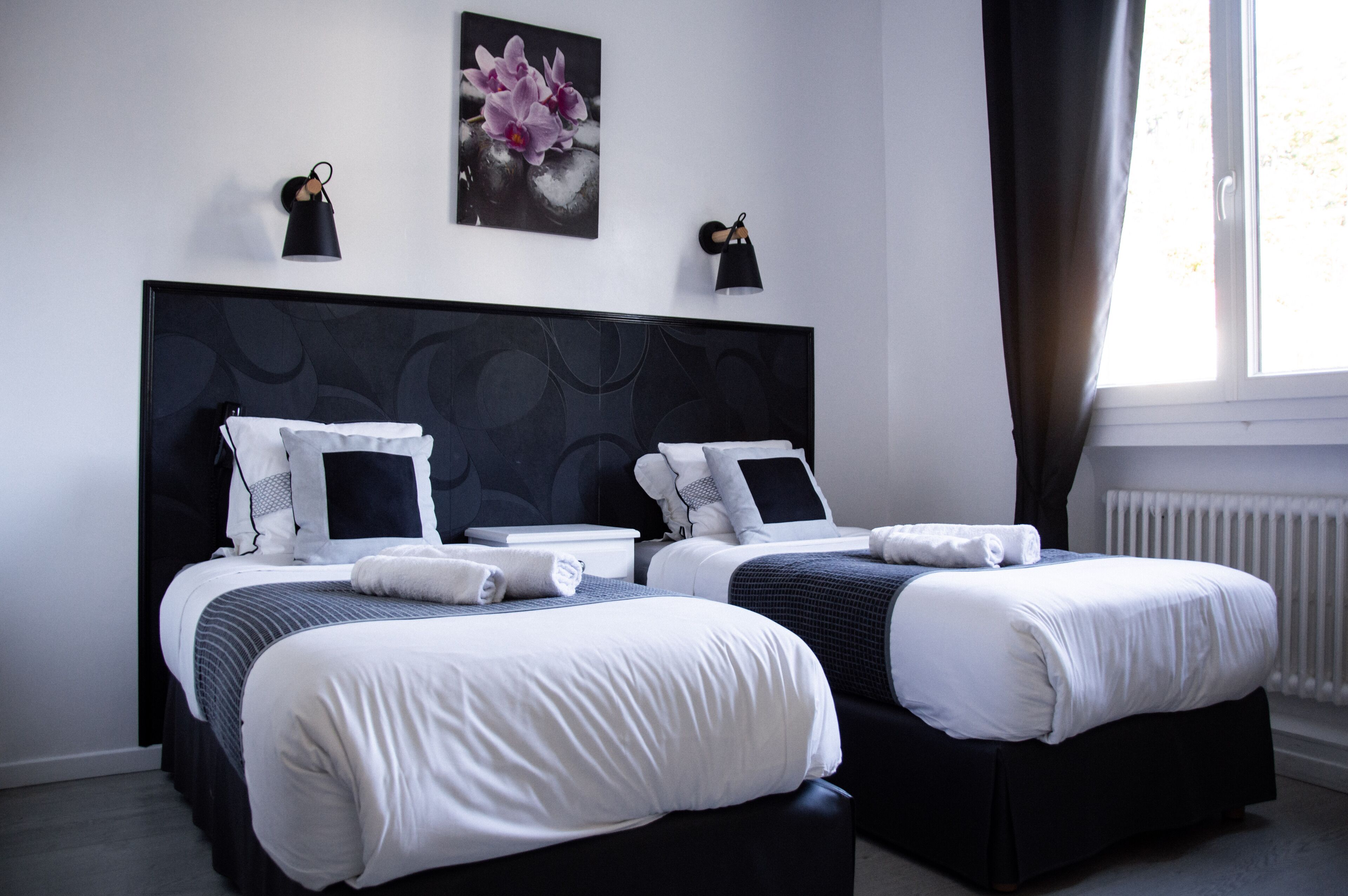 twin room | desk, soundproofing, iron/ironing board, free cots/infant beds