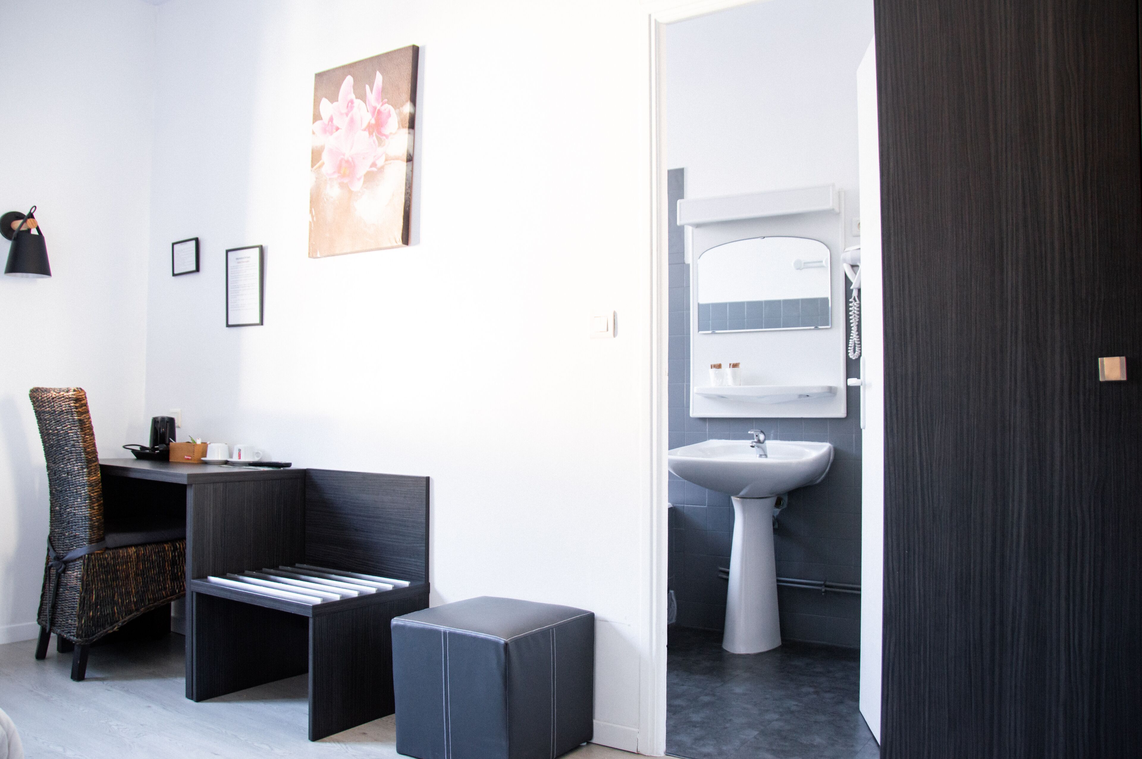 twin room | desk, soundproofing, iron/ironing board, free cots/infant beds