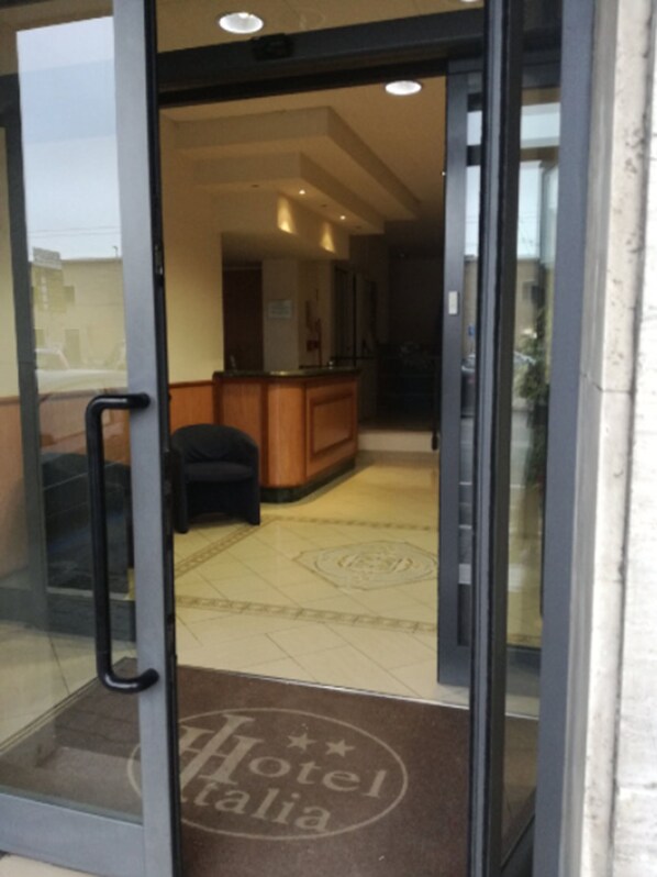 Property entrance - Hotel Italia (Ancona)