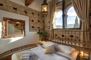 公寓, 2 间卧室 | 高档床上用品、羽绒被、客房内保险箱、遮光窗帘