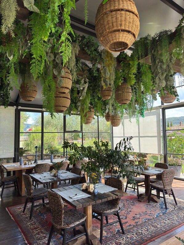 包含每日自助早餐