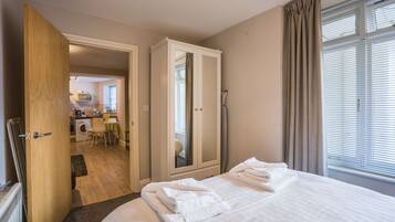 Căn hộ phong cách cổ điển, 1 giường đôi và sofa giường, bếp (Apartment 10A) | Bộ đồ giường cao cấp, trang trí khác biệt