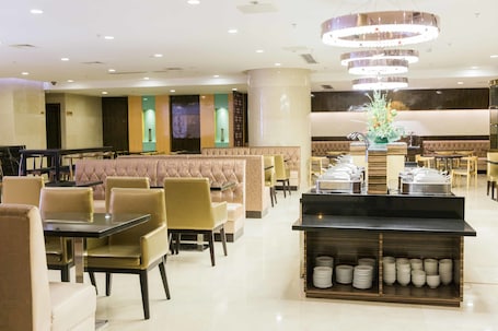 ์์นจ ์์ฌ ๊ณต๊ฐ