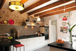 Private kitchen - La Llar d´Aitana (Alcoleja)