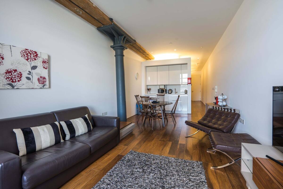 apartment, kitchen, sea view (6 mills bakery) | living area | 40-inch tv with digital channels