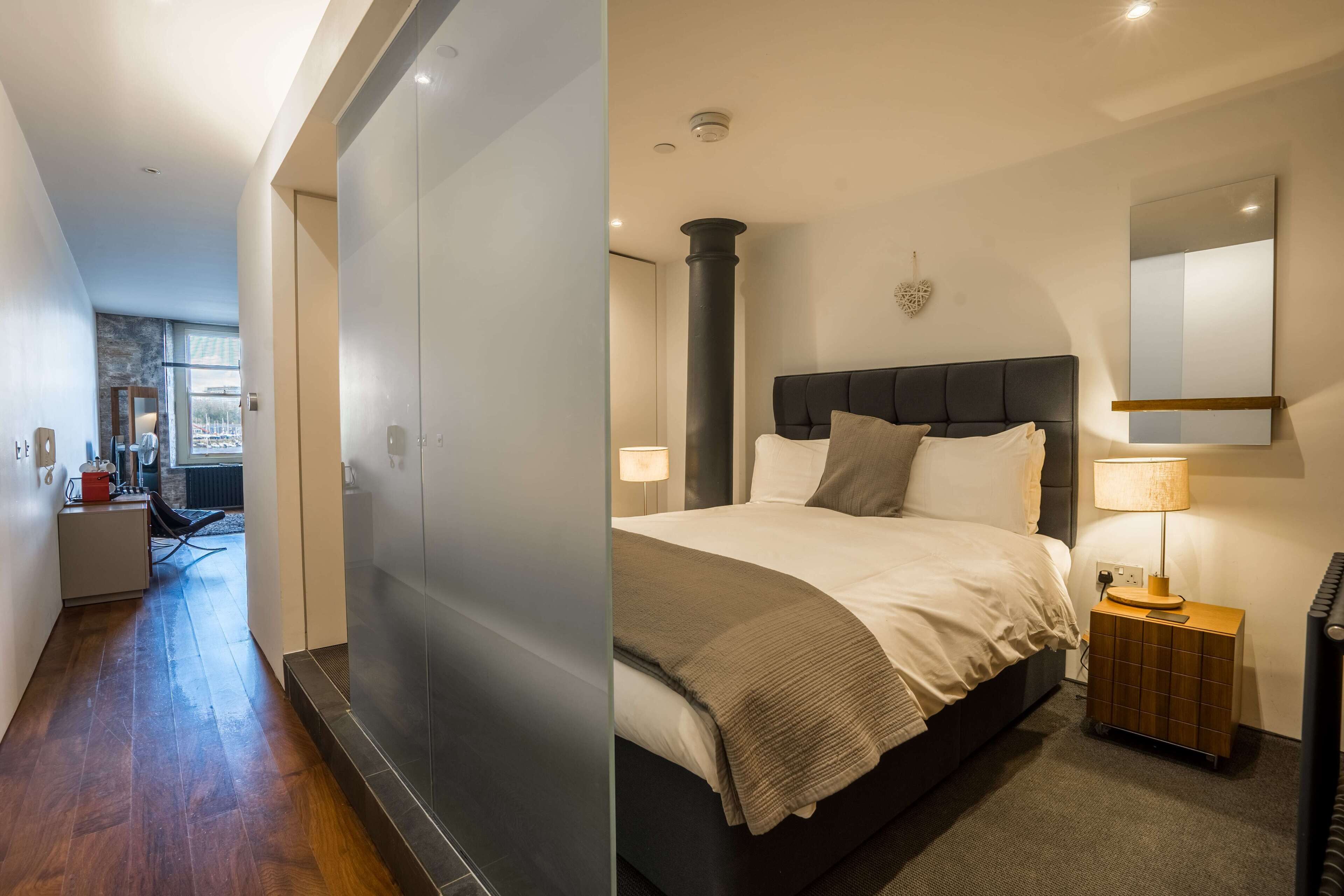 apartment, kitchen, sea view (6 mills bakery) | 2 bedrooms, soundproofing, iron/ironing board, free wifi