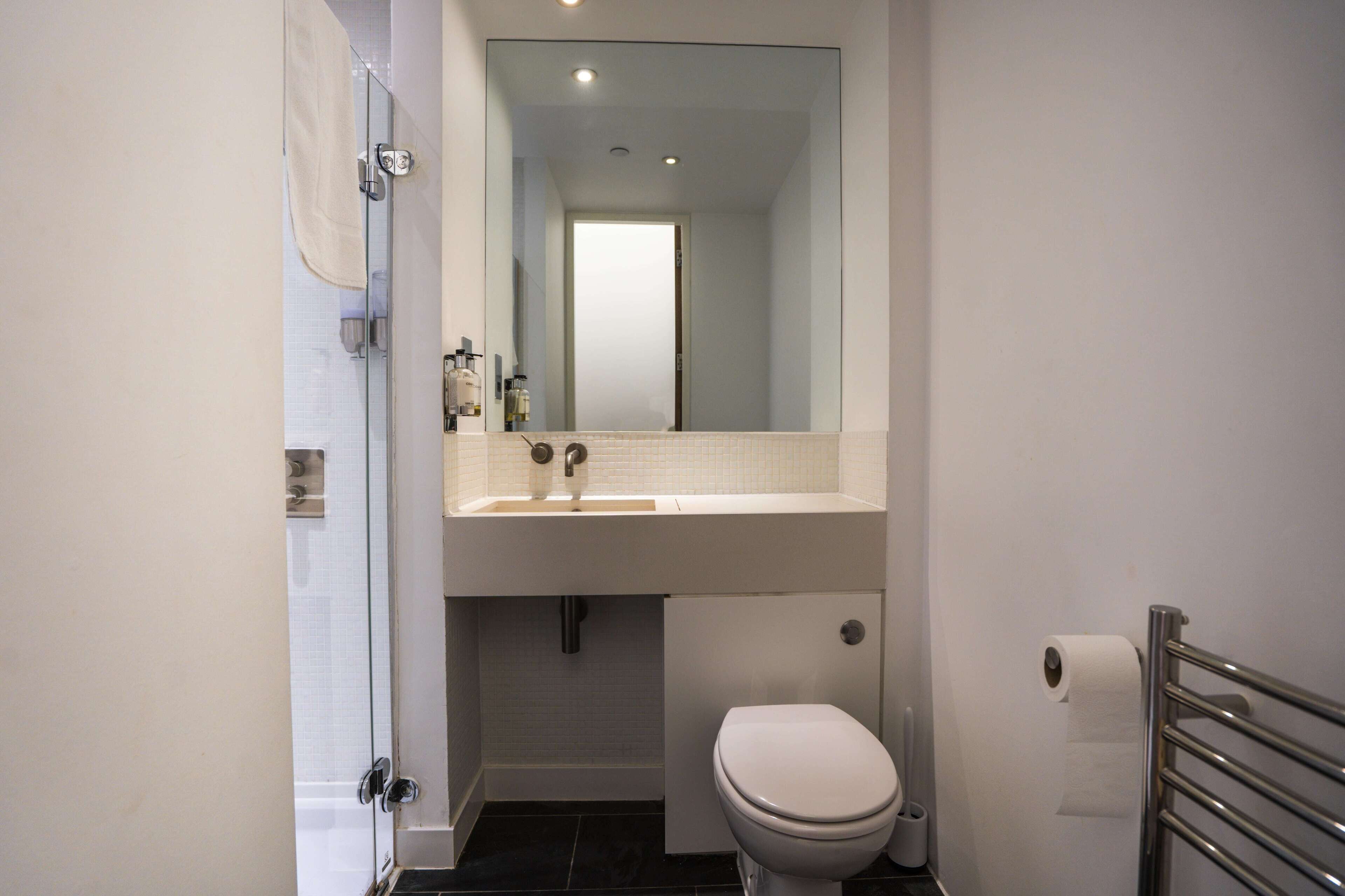 apartment, 1 double bed, kitchen (15 mills bakery) | bathroom | free toiletries, hair dryer, towels