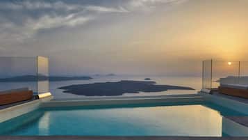 1 bedroom, premium bedding, minibar, in-room safe