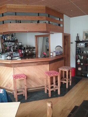 Bar (on property) - Hotel Valle de Lago (Somiedo)