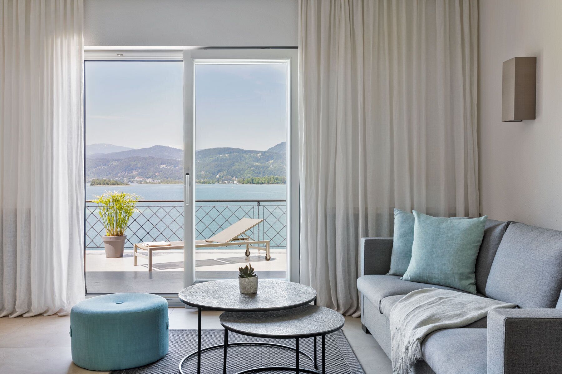 Suite mit Balkon | Premium bedding, minibar, desk, laptop workspace