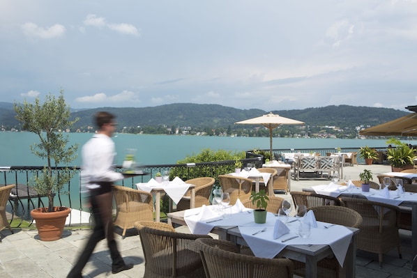 2 restaurants, breakfast, lunch served; local and international cuisine