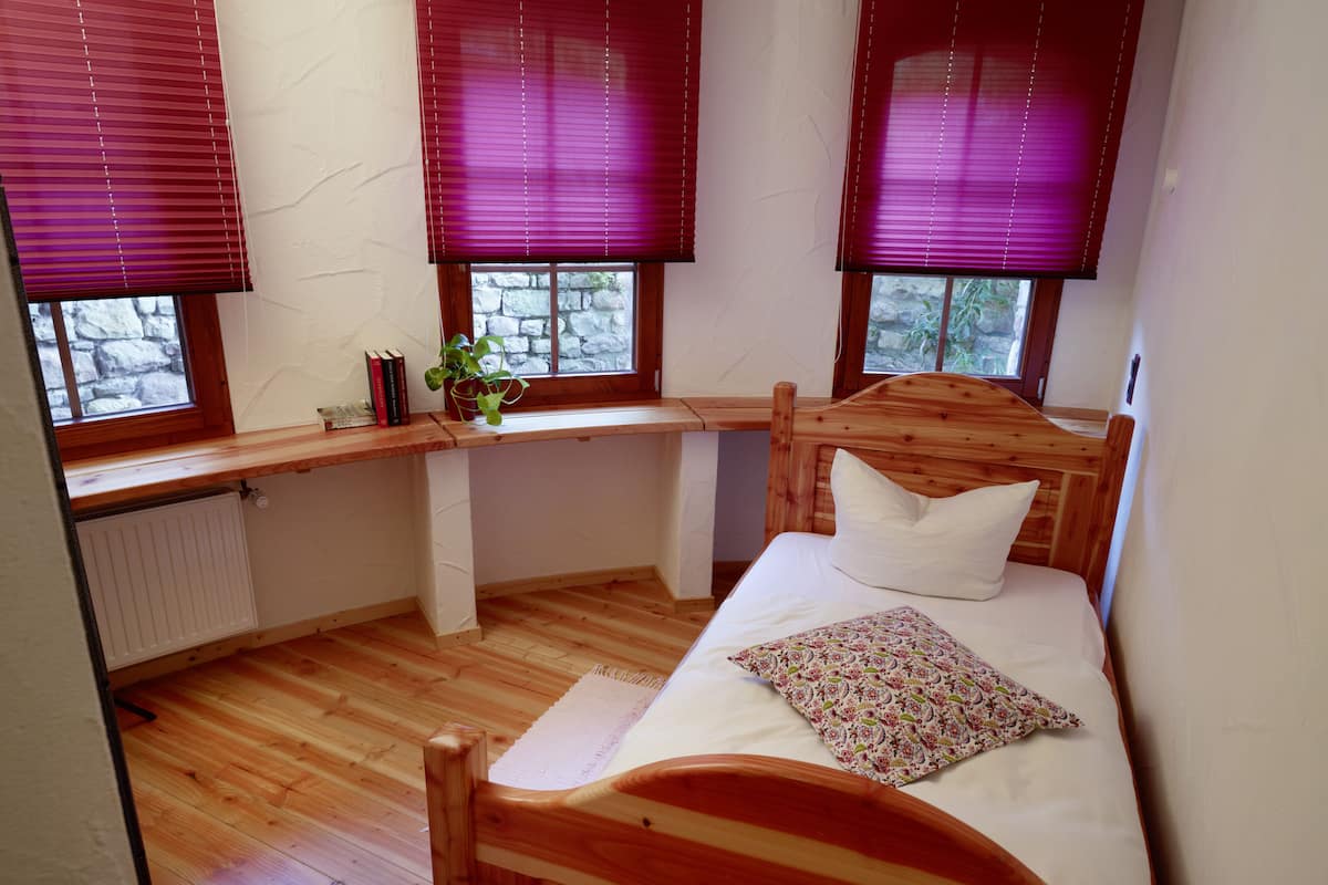 Basic Single Room | Individually furnished