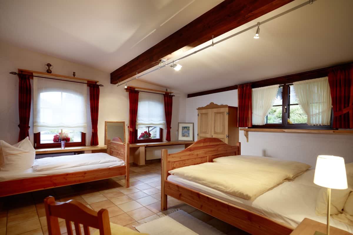 Triple Room | Individually furnished