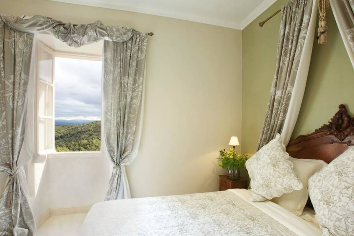 1 bedroom, iron/ironing board, free WiFi