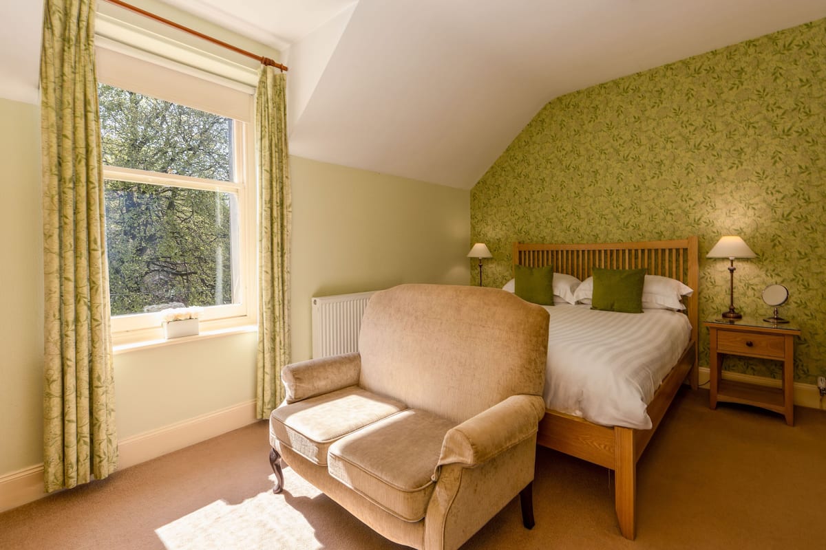 Deluxe Double Room, 1 King Bed, Garden View (Room 4) | Blackout drapes, free WiFi, bed sheets