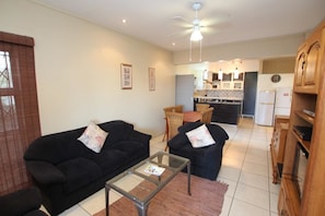 Living room - Whale Rock A (Margate)