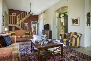 豪華別墅, 私人泳池, 海景 | 客廳 | 平面電視、DVD 播放機