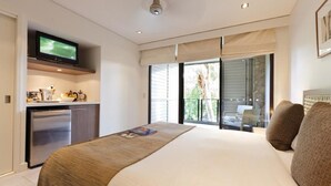 Luxury Apartment, 2 Bedrooms, Balcony, Pool View | Bathroom -  2 Bedroom Luxury Apartment at Sea Temple Palm Cove Resort (Palm Cove)