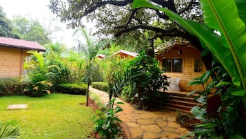 Children’s play area – outdoor