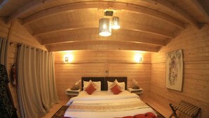2 bedrooms, Egyptian cotton sheets, premium bedding, blackout drapes - Severine Cottages and Lounge (Nairobi)